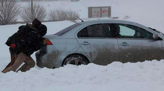 1,5 metre kar hayatı felç etti