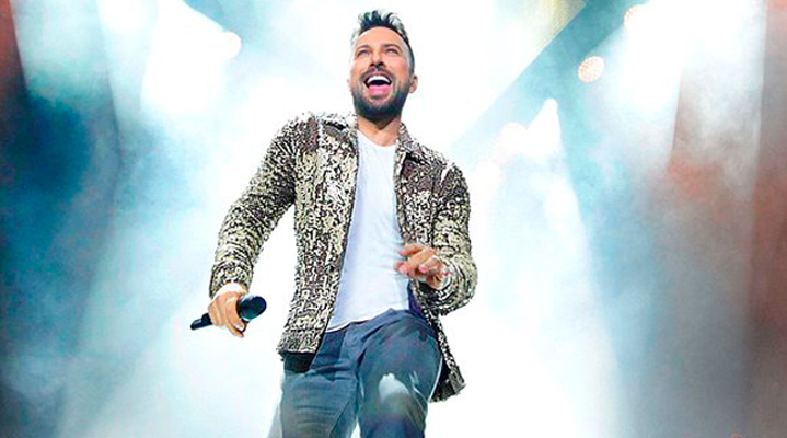 Tarkan'a 60 bin kişilik sevgi seli!