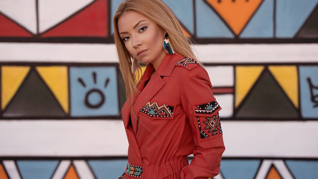 Ece Seçkin ve Enrique Iglesias düeti